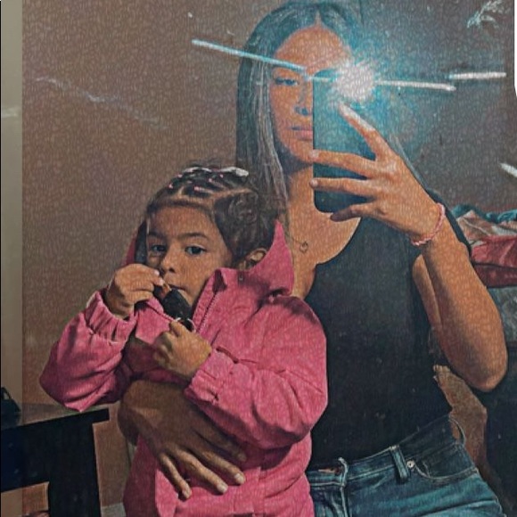 Meet your Posher, Clara - Picture 1 of 1